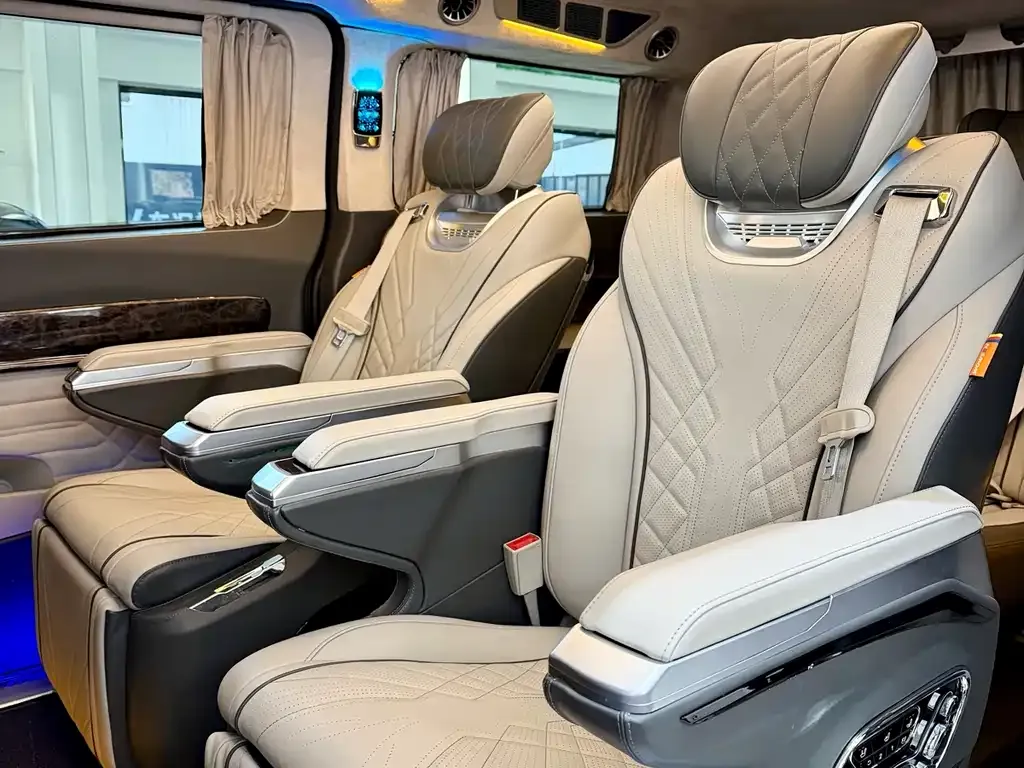 Ford Tourneo 2022 из CN, фото 2