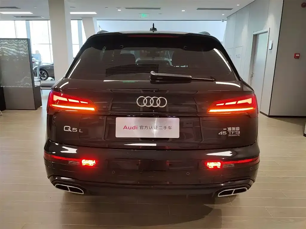 Audi Q5L — фото 2