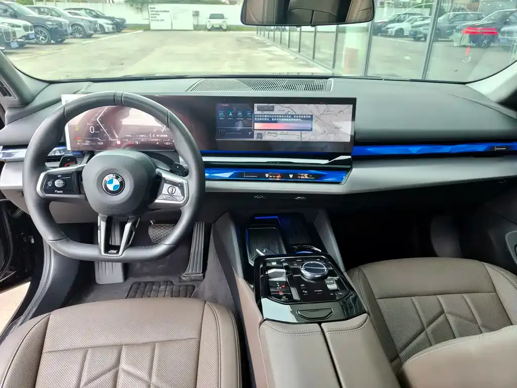 BMW 5 Series 2025 из CN, фото 5
