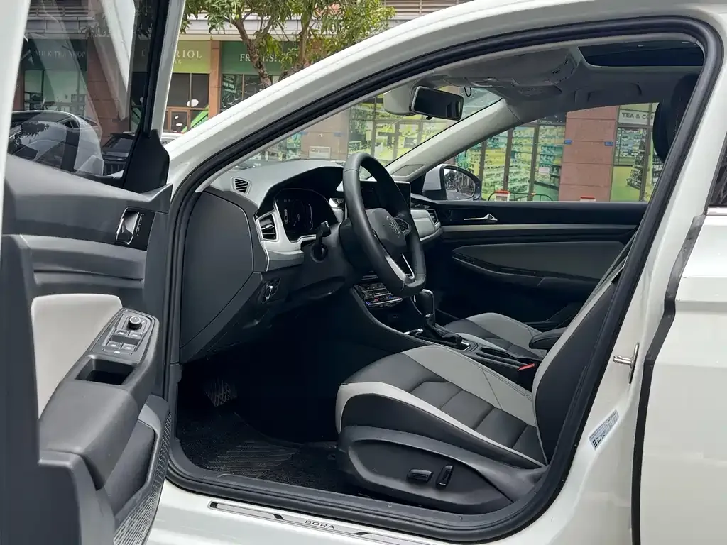 Volkswagen Bora 2022 из CN, фото 2