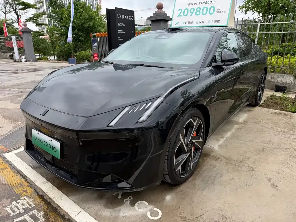 Lynk & Co Z10