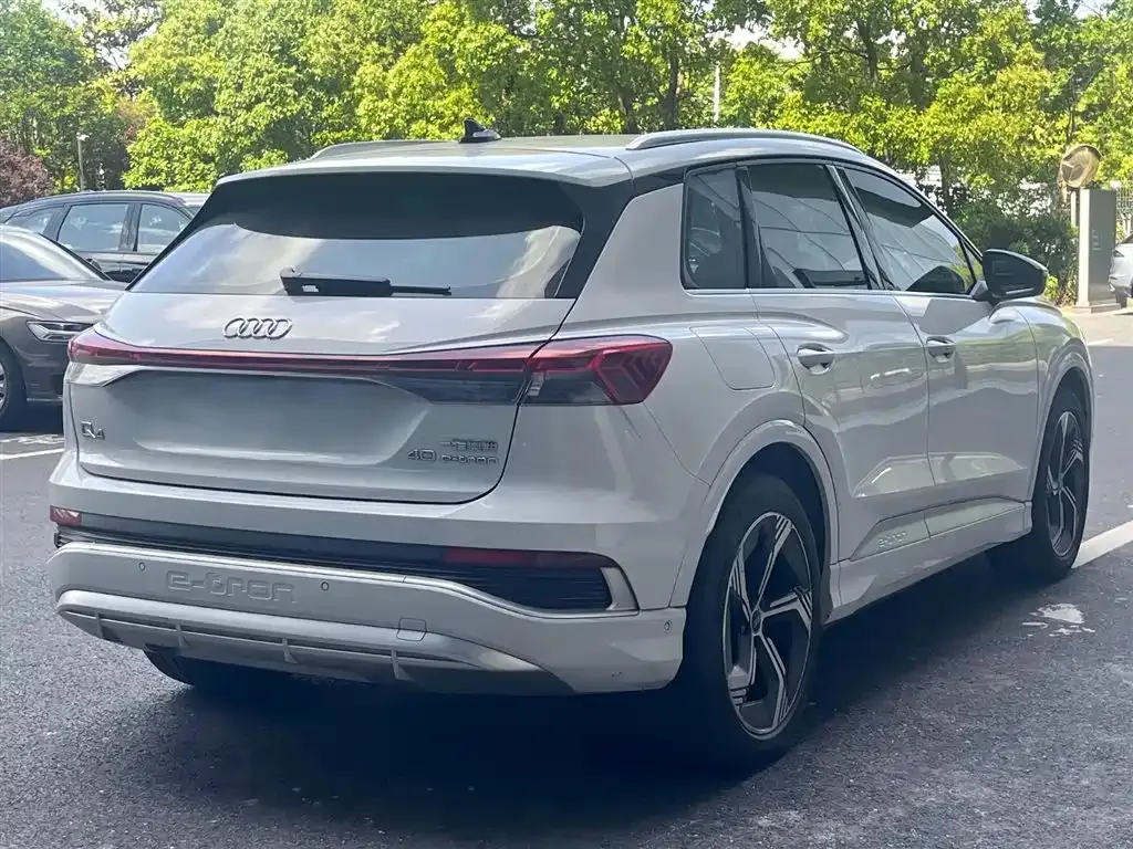Audi Q4 e-tron — фото 10