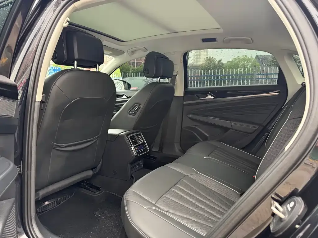 Volkswagen Passat — фото 9