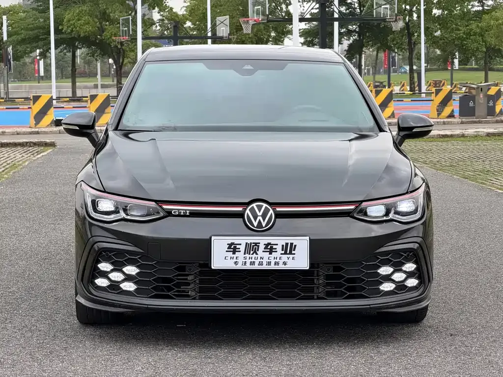 Volkswagen Golf GTI 2023 из CN, фото 4