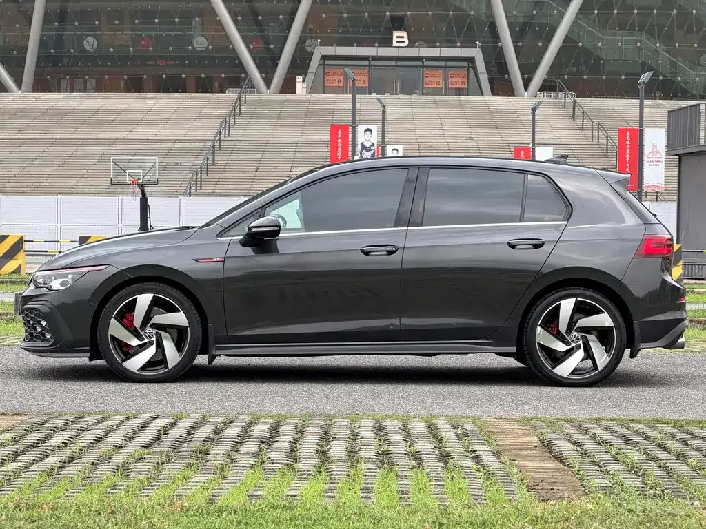 Volkswagen Golf GTI 2023 из CN, фото 8