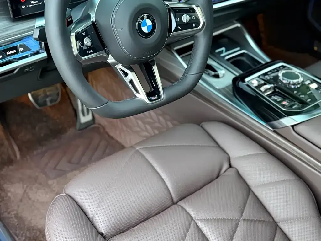 BMW 7 Series — фото 3