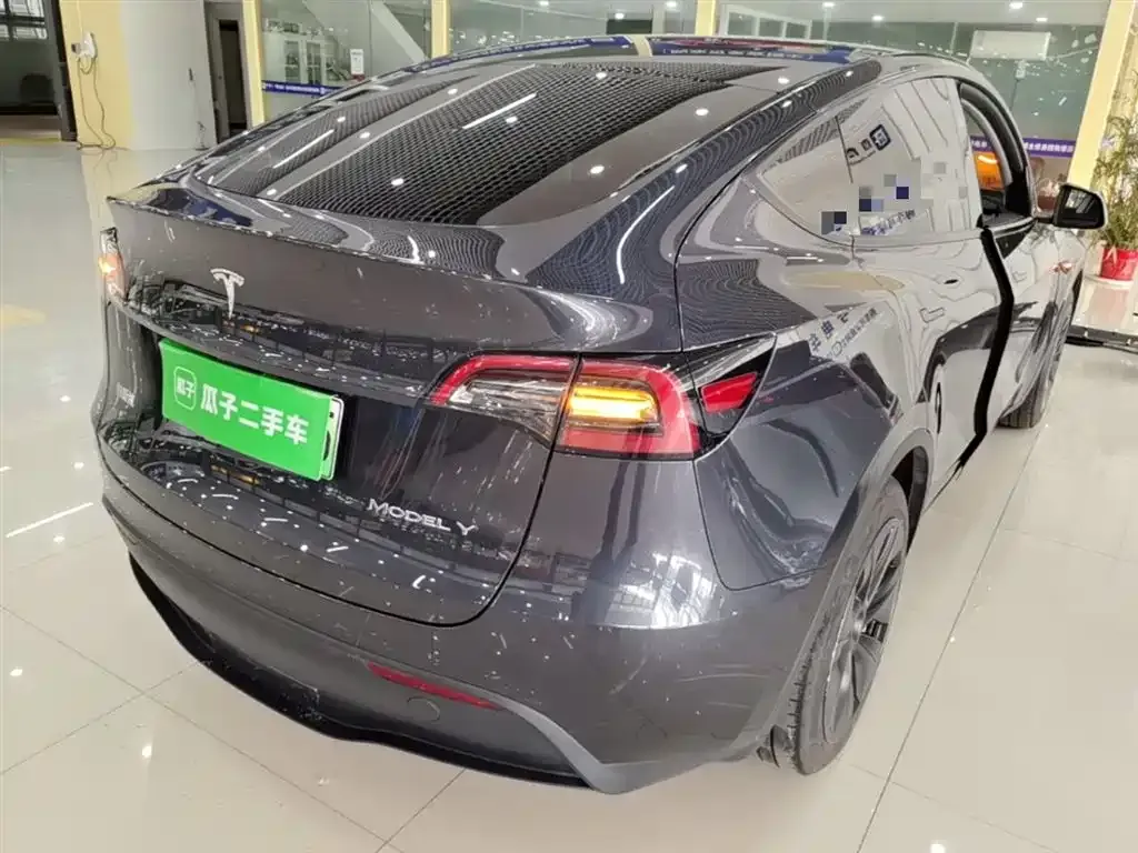 Tesla Model Y — фото 6