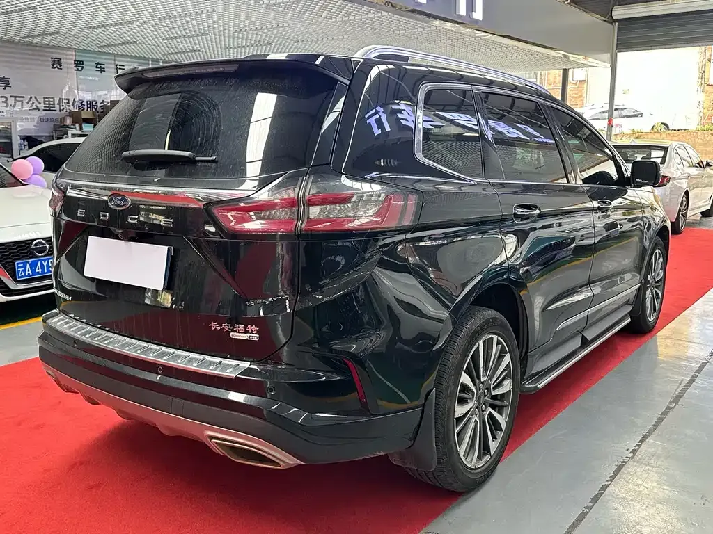 Ford Edge — фото 7