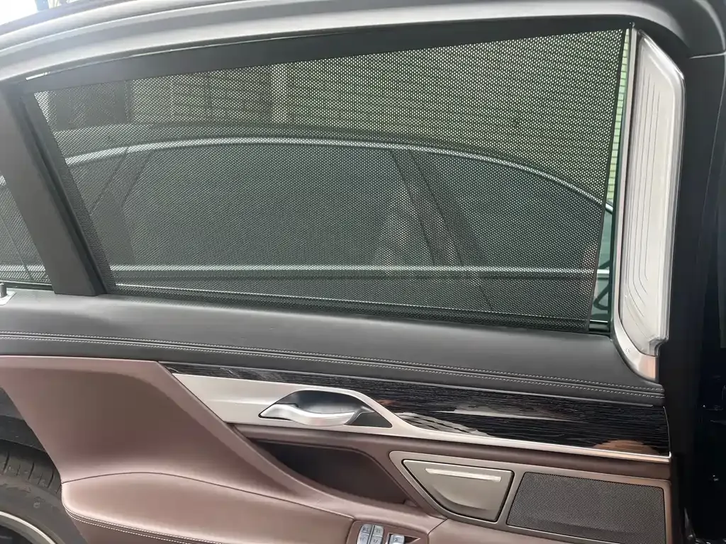 BMW 7 Series 2021 из CN, фото 9