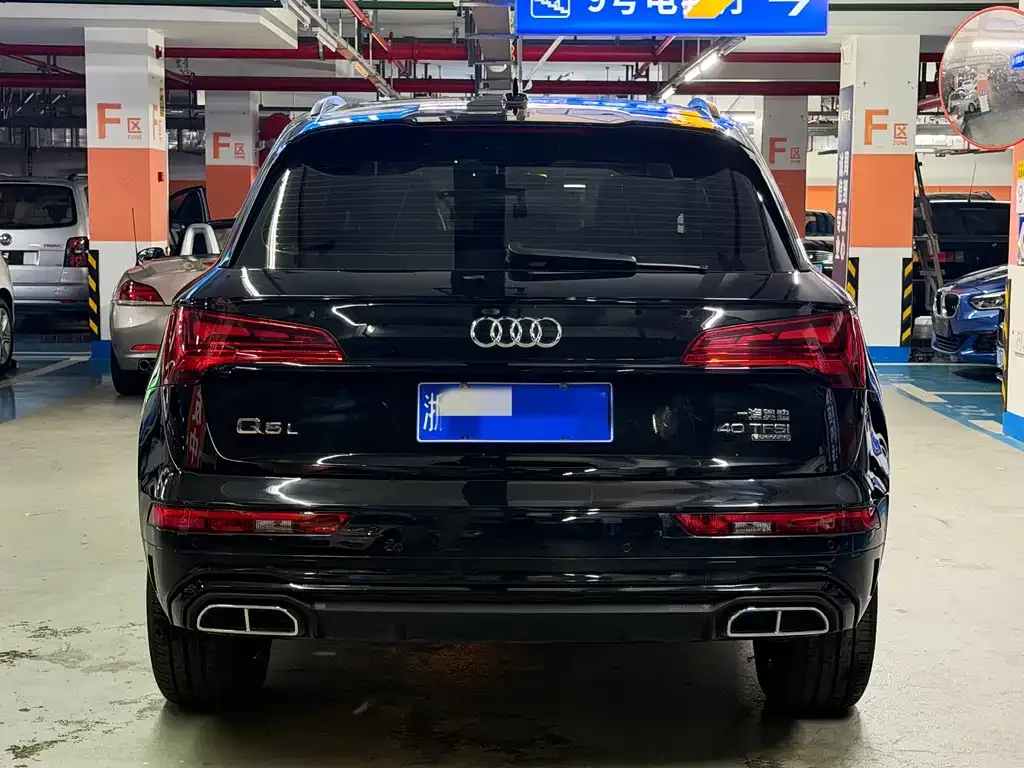 Audi Q5L — фото 10