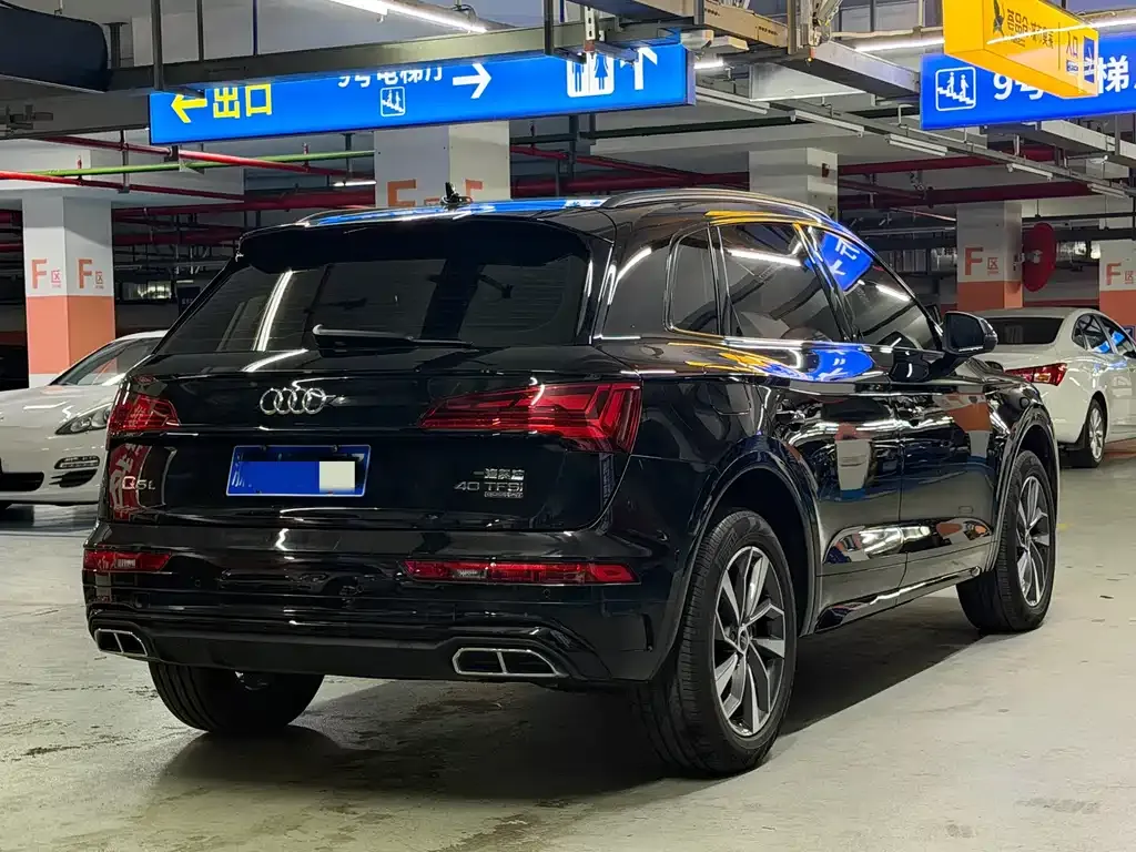 Audi Q5L — фото 9