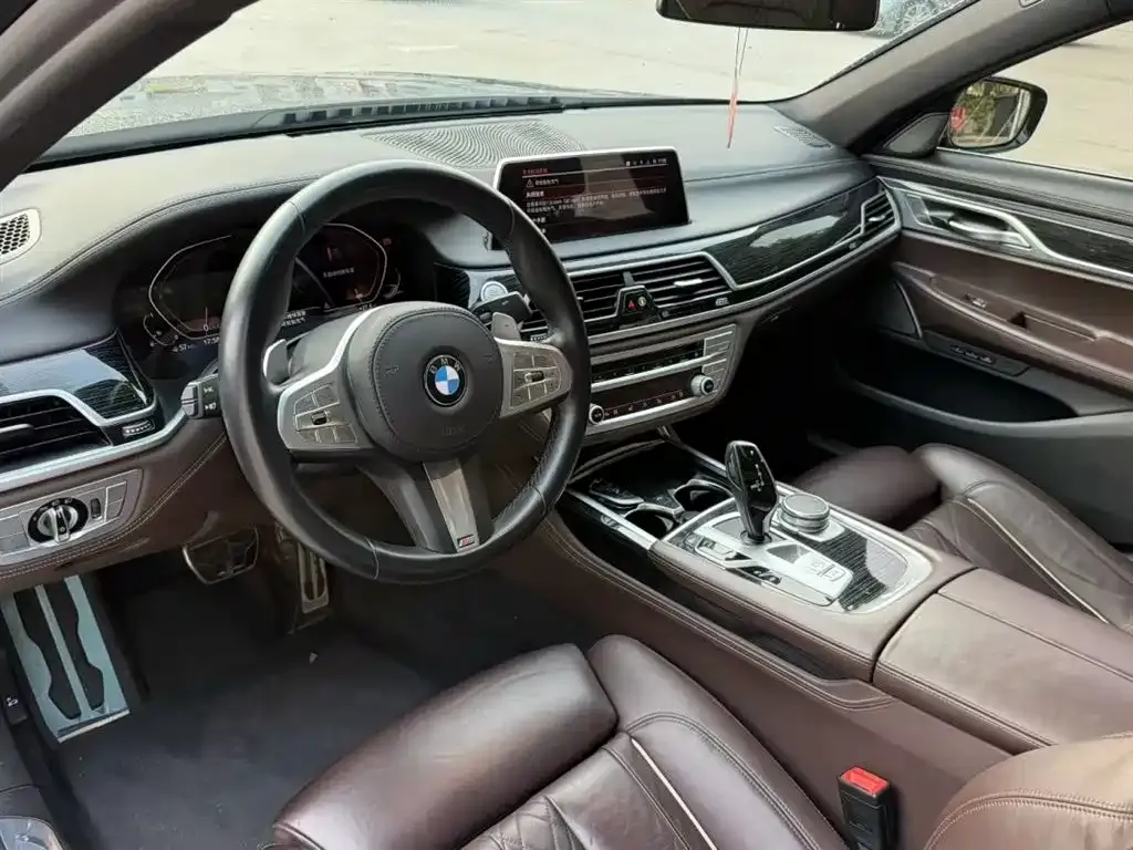 BMW 7 Series 2022 из CN, фото 4
