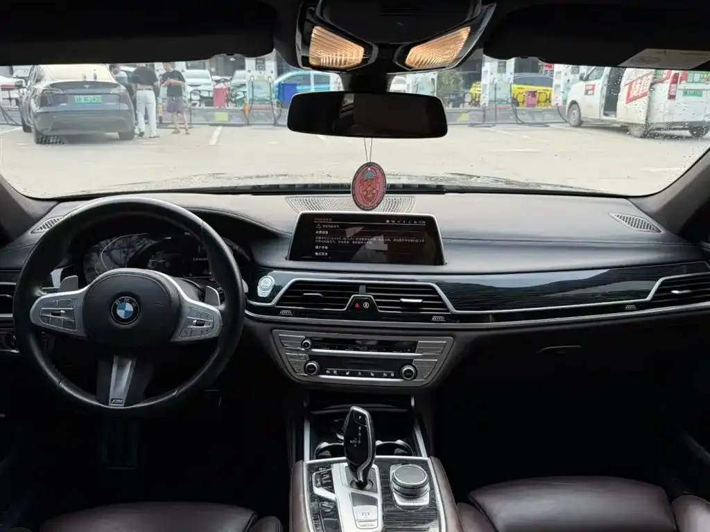 BMW 7 Series 2022 из CN, фото 2