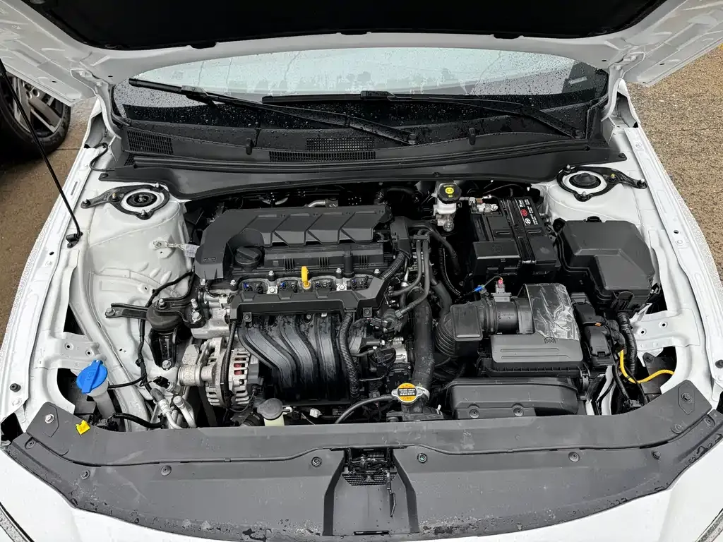 Hyundai Elantra — фото 10