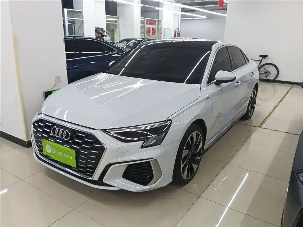 Audi A3 — фото 1