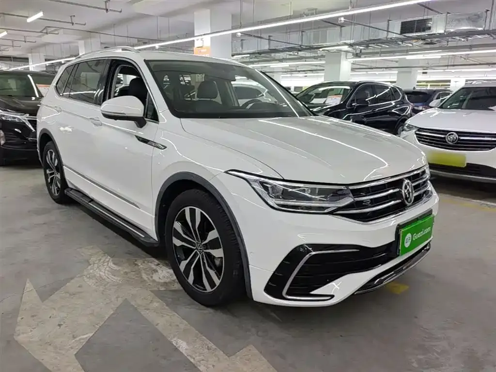 Volkswagen Tiguan L — фото 6
