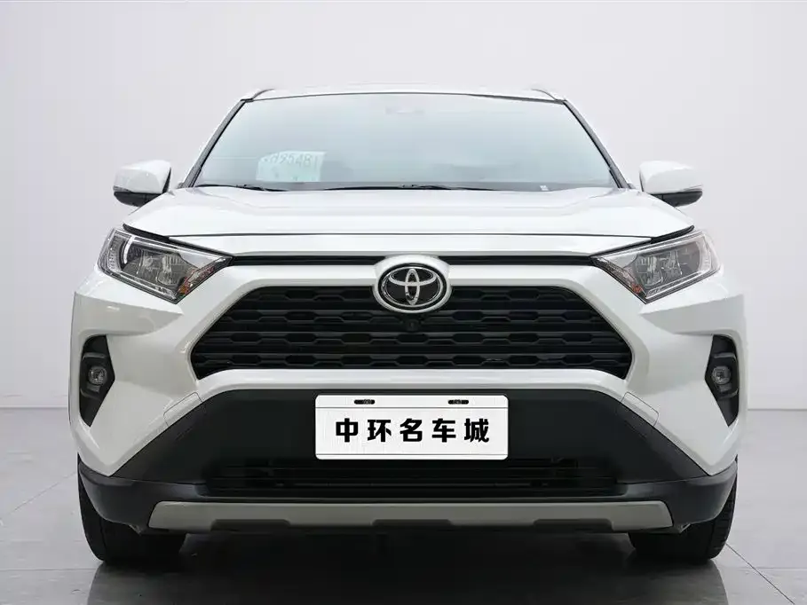 Toyota RAV4 — фото 7