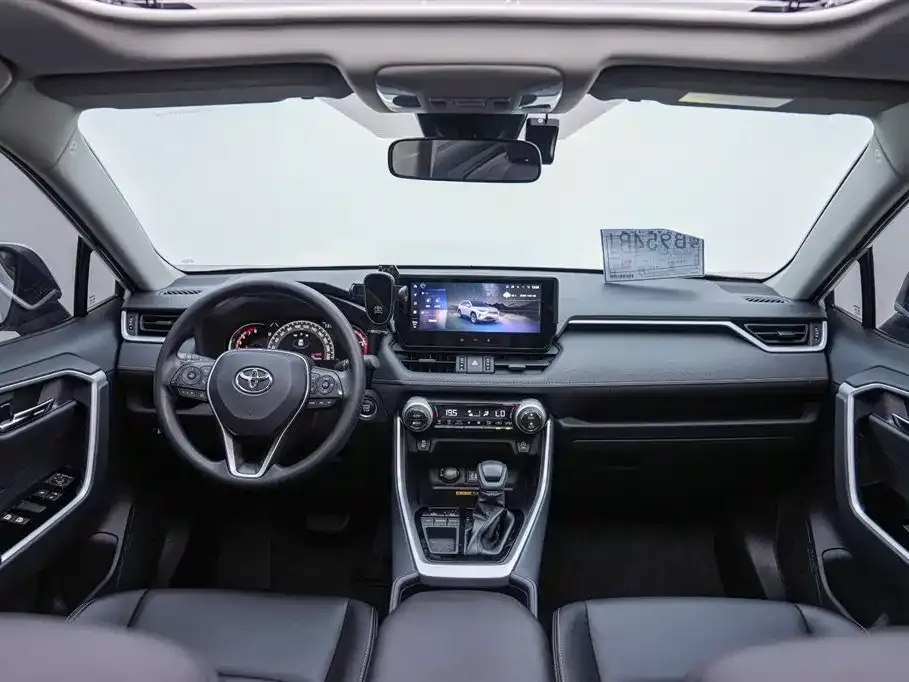 Toyota RAV4 — фото 3