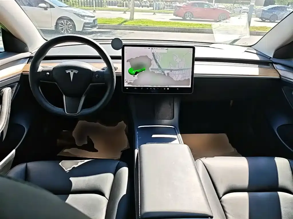 Tesla Model 3 — фото 4