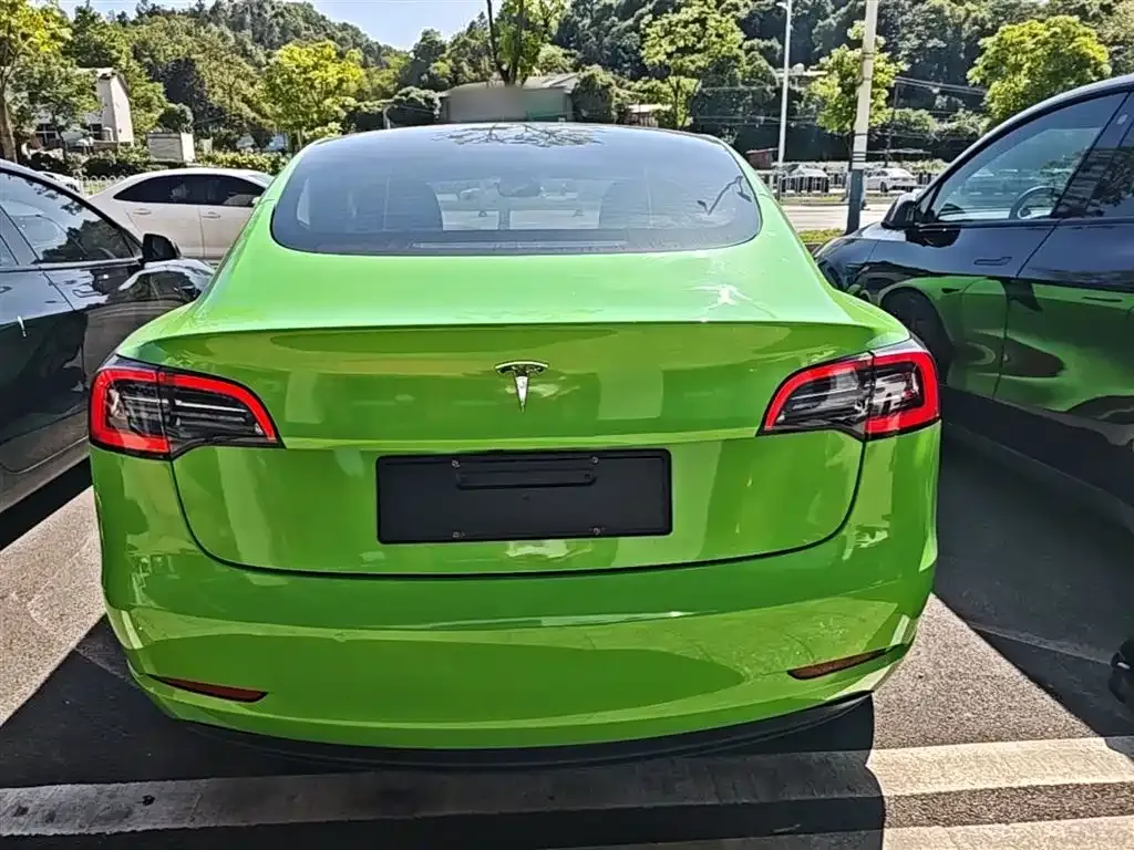 Tesla Model 3 — фото 9
