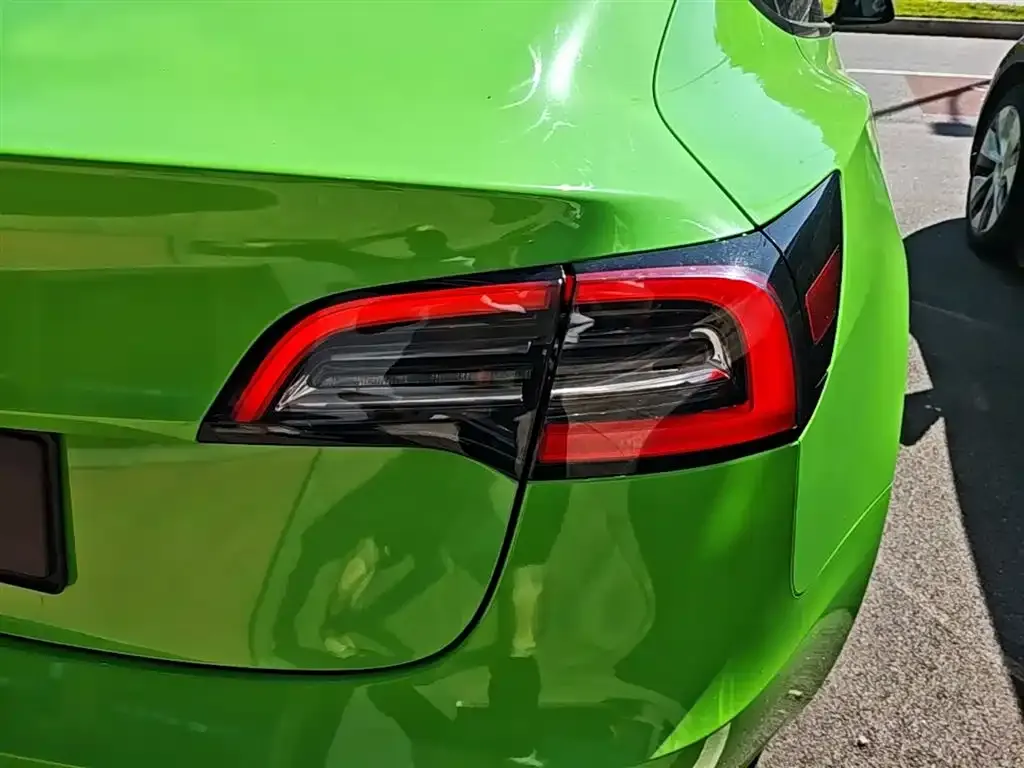 Tesla Model 3 — фото 2