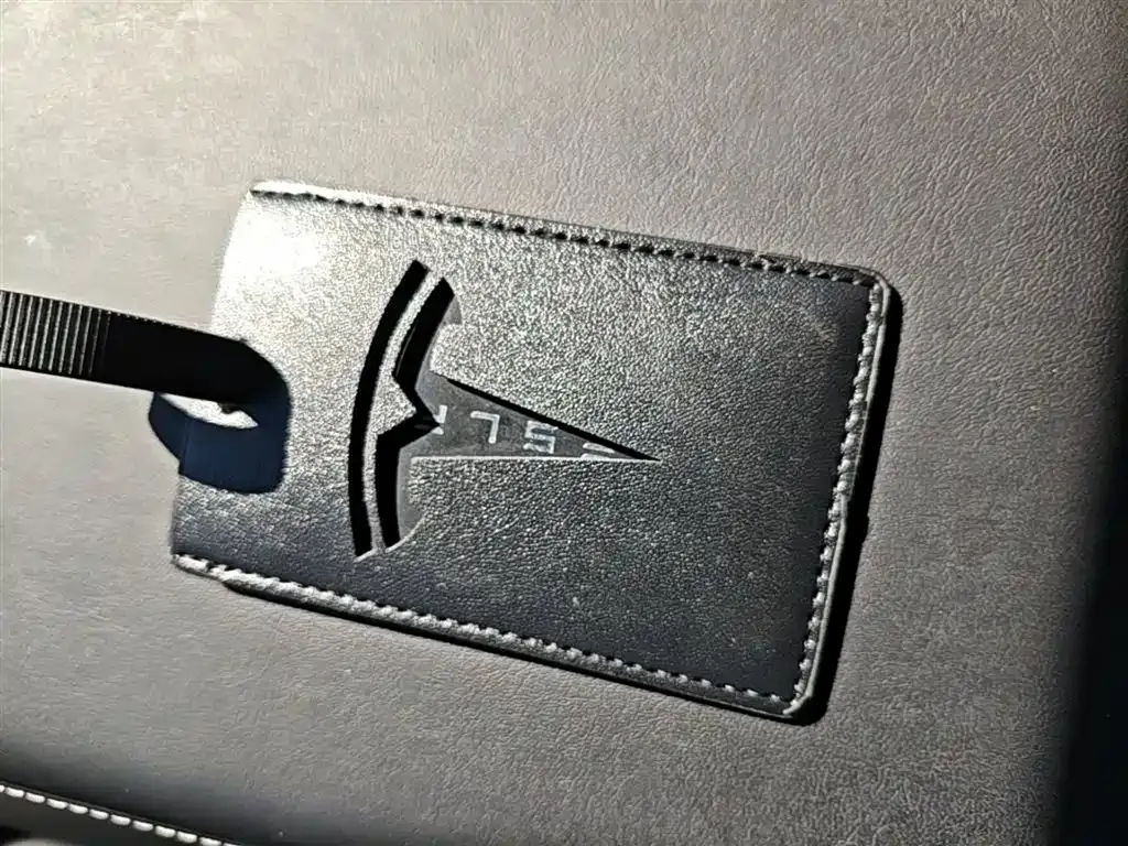 Tesla Model 3 — фото 10