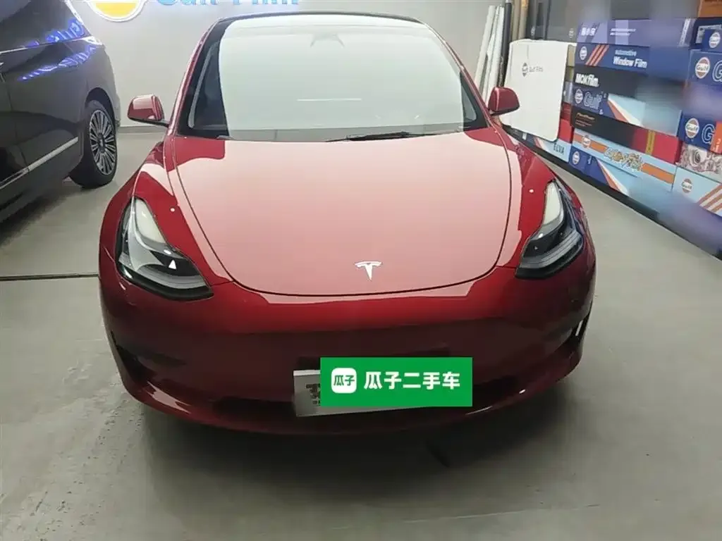 Tesla Model 3 — фото 3