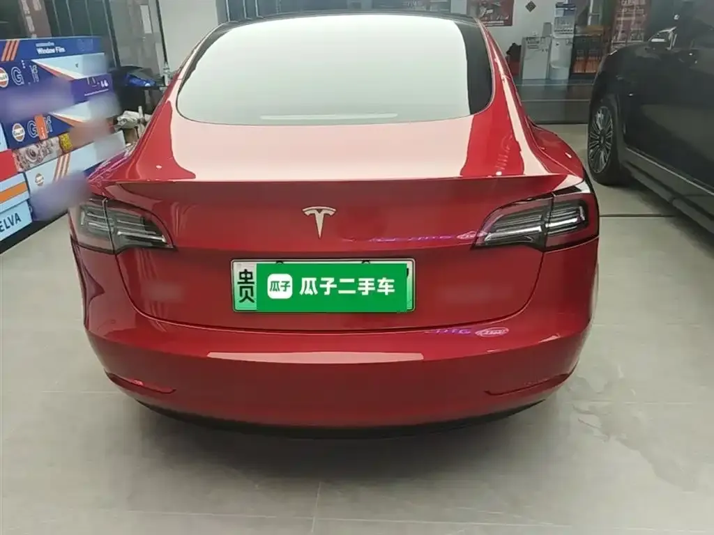 Tesla Model 3 — фото 4