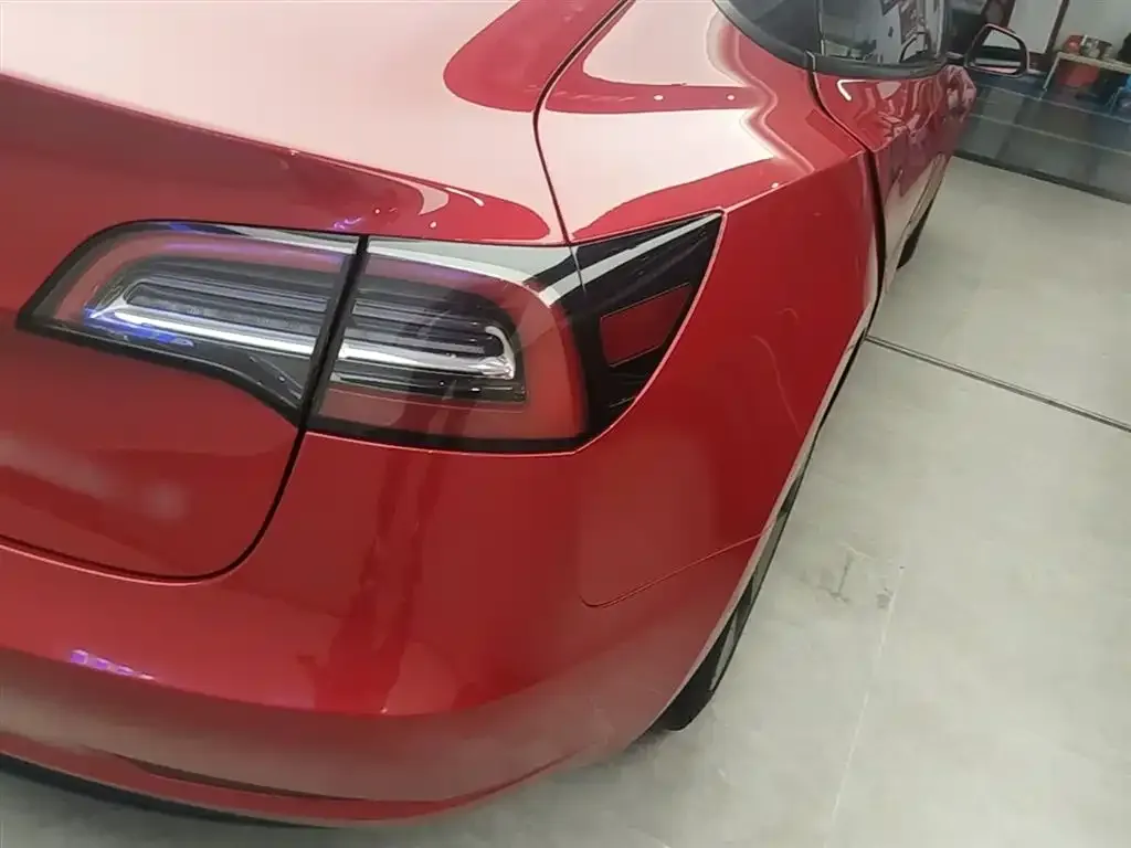 Tesla Model 3 — фото 5