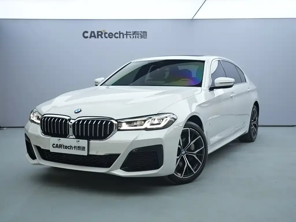 BMW 5 Series — фото 1