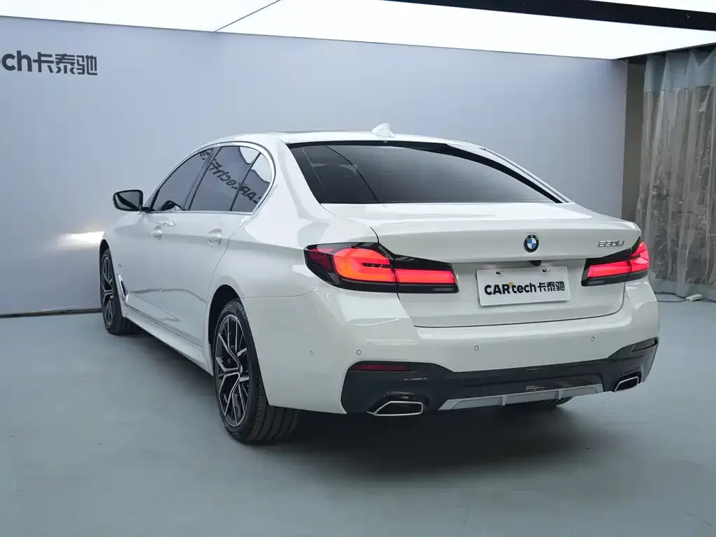 BMW 5 Series — фото 2