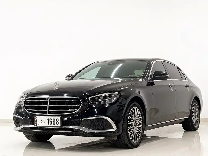 Mercedes-Benz E-Class — фото 1