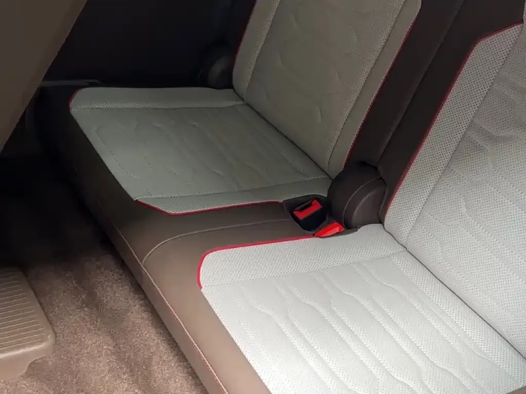 Volkswagen Tiguan L — фото 7