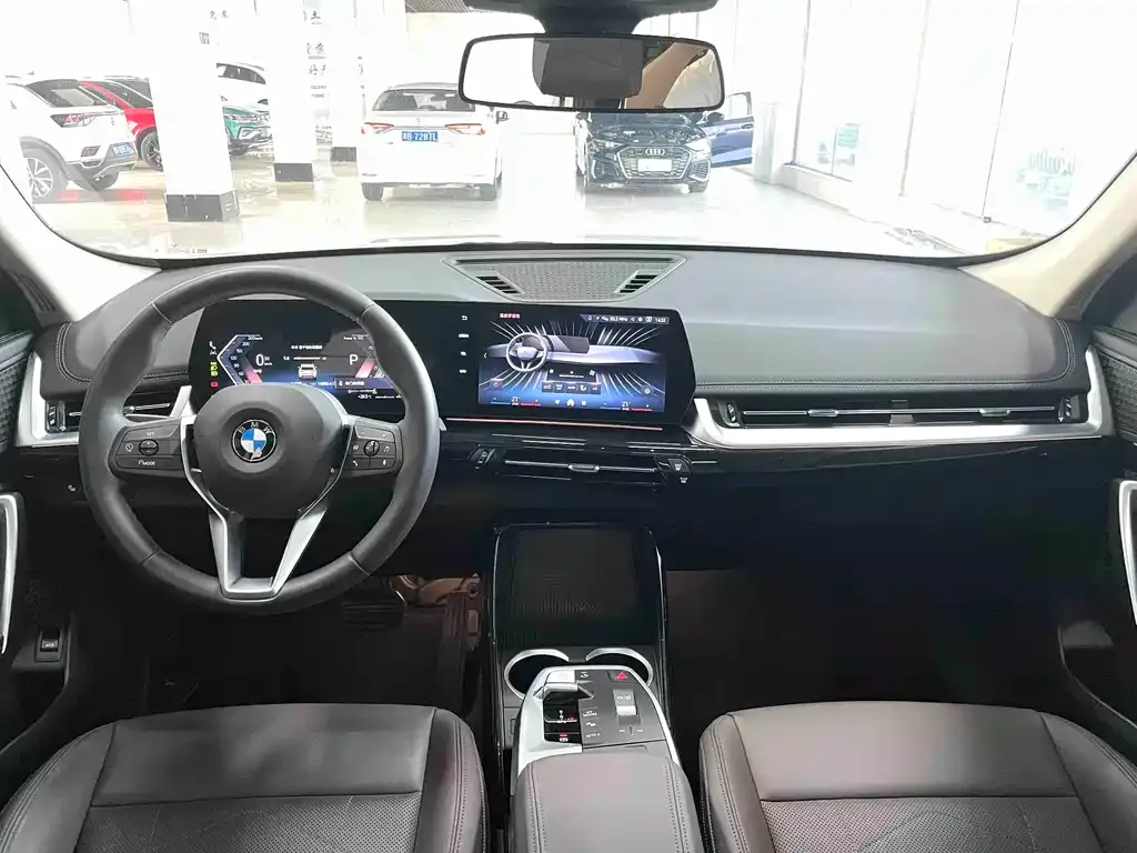 BMW X1 — фото 2