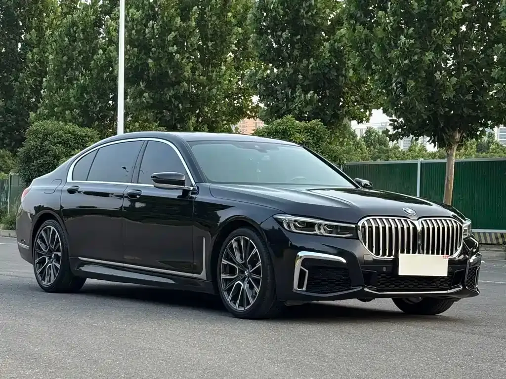 BMW 7 Series — фото 10