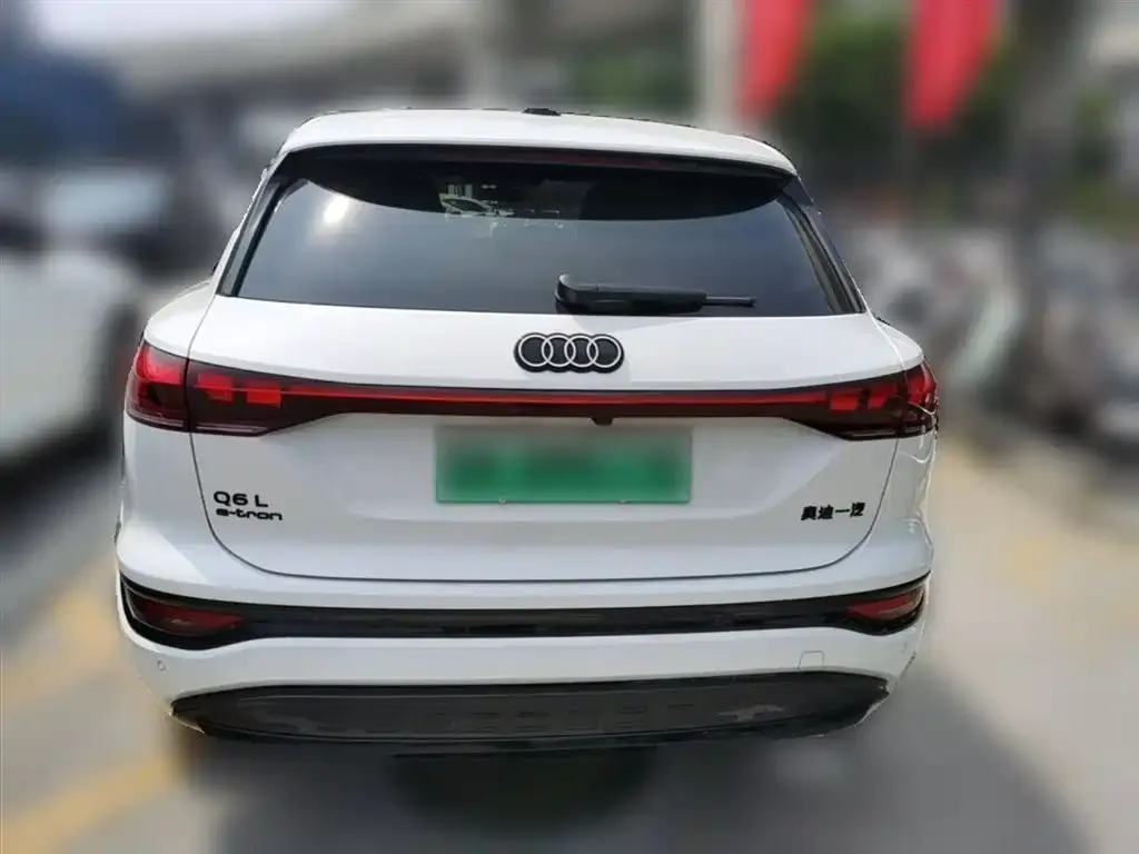 Audi Q6L e-tron — фото 3