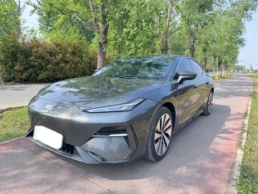 Geely Galaxy E8