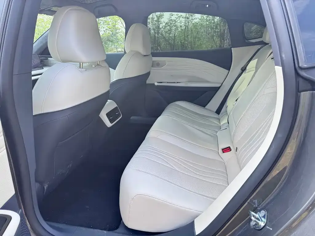 Geely Galaxy E8 2024 из CN, фото 2