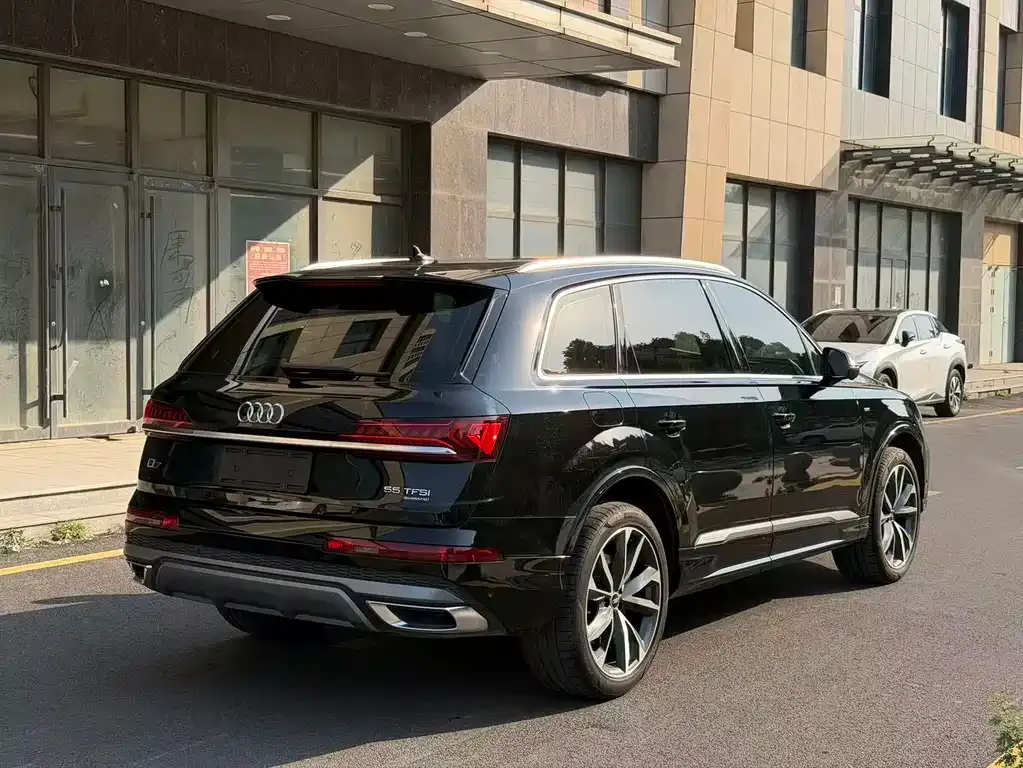 Audi Q7 — фото 4