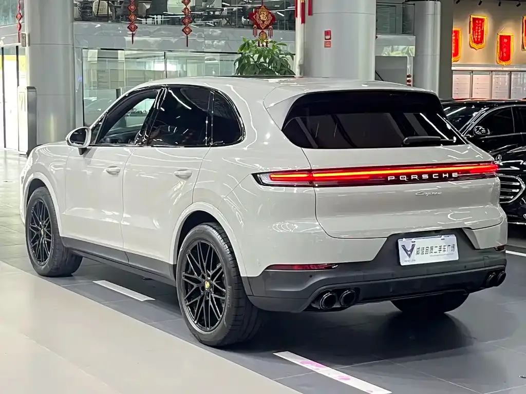 Porsche Cayenne — фото 2