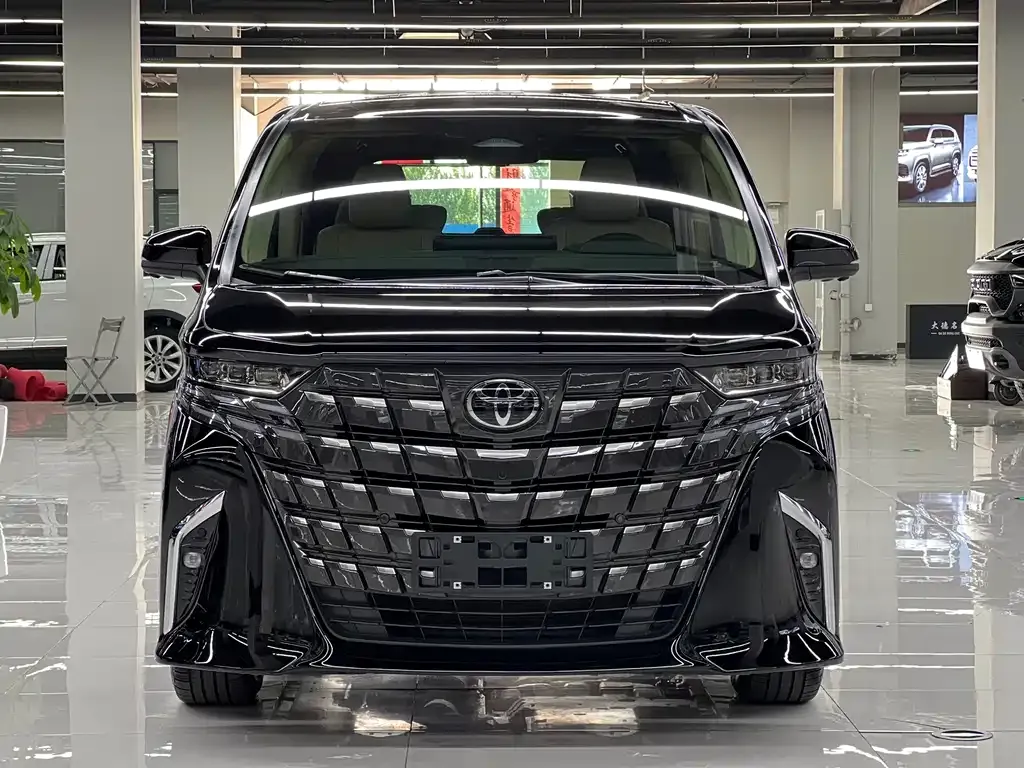Toyota Alphard — фото 4