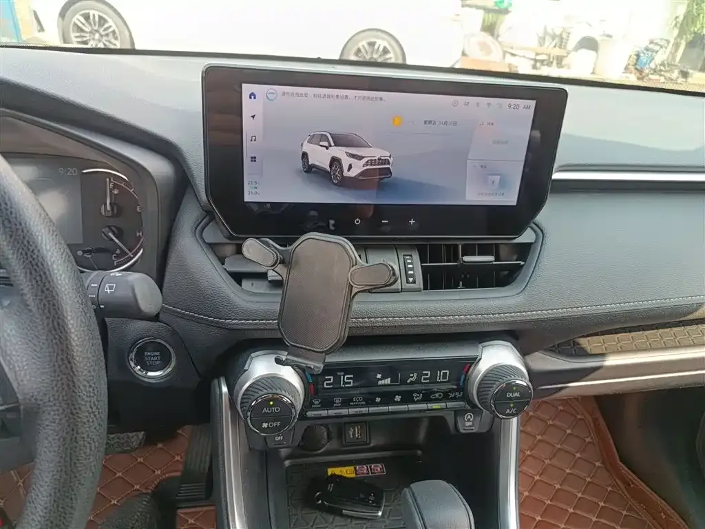 Toyota RAV4 — фото 6