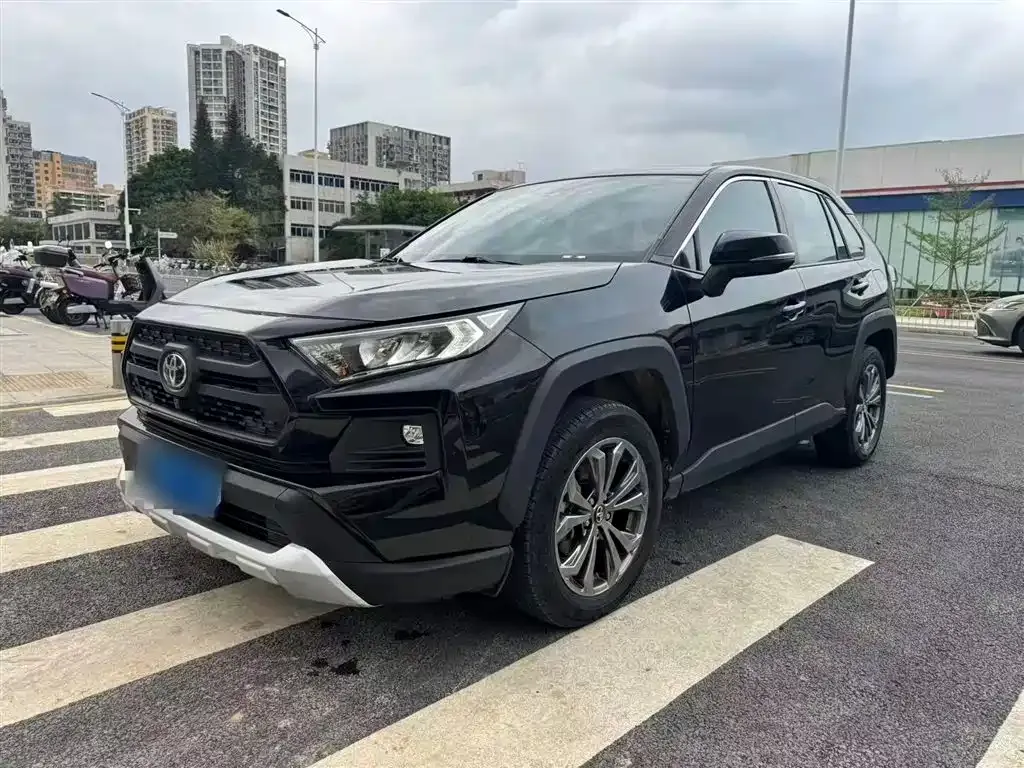 Toyota RAV4 — фото 3