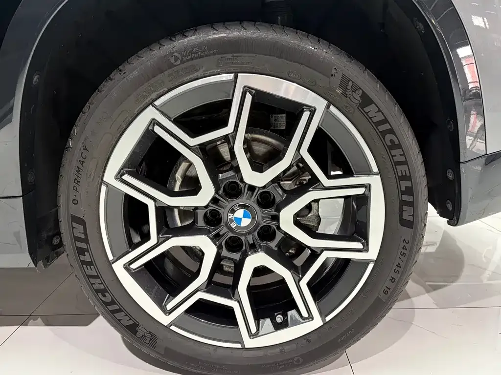 BMW X1 — фото 9