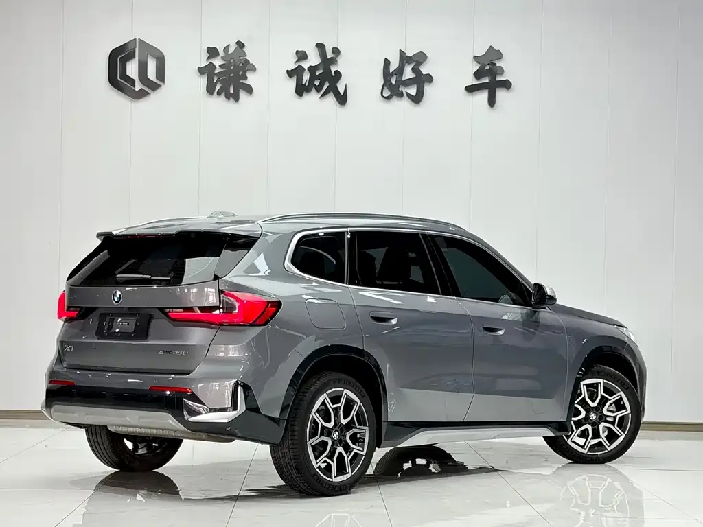 BMW X1 — фото 5
