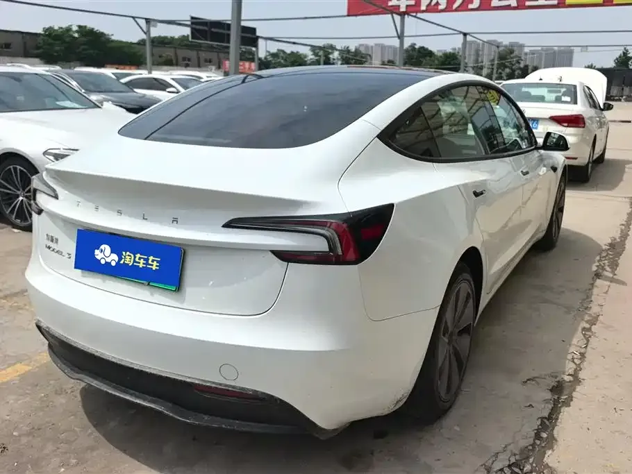 Tesla Model 3 — фото 7