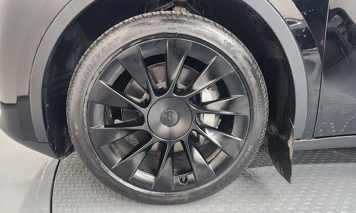 Tesla Model Y 2023 из KR, фото 8
