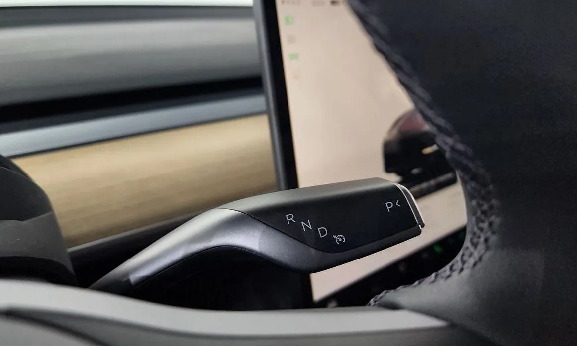 Tesla Model Y 2023 из KR, фото 2