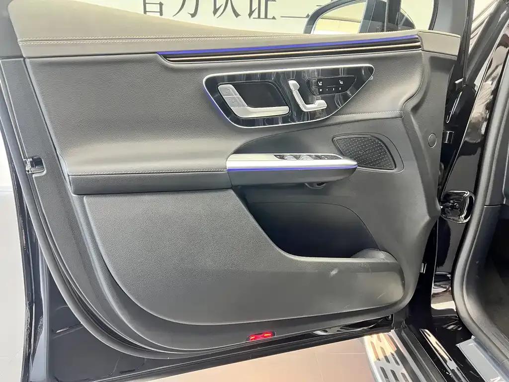 Mercedes-Benz EQE SUV — фото 3