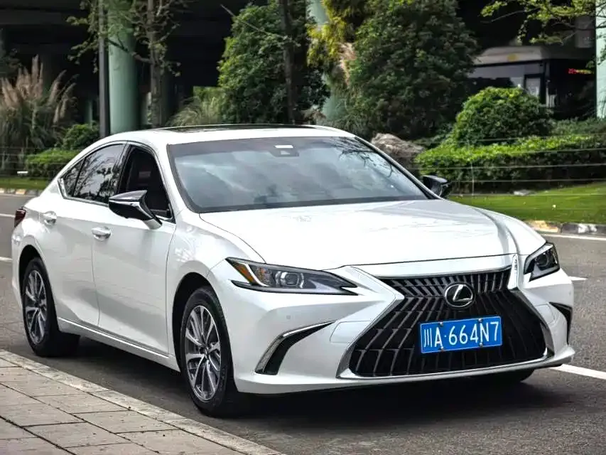 Lexus ES — фото 9